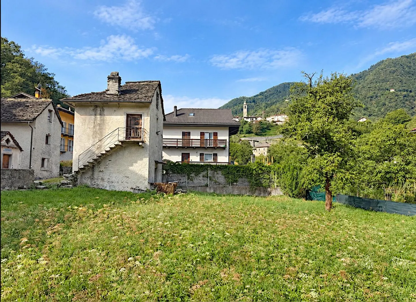 Bauland von 583 m2 mit rustikalem Gebäude zur Renovierung - Foto 1 von 15