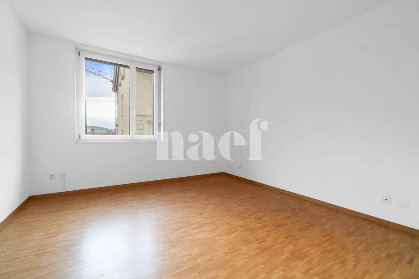 Beautiful apartment located in the heart of the city, close to all amenities. - Photo 7 of 10