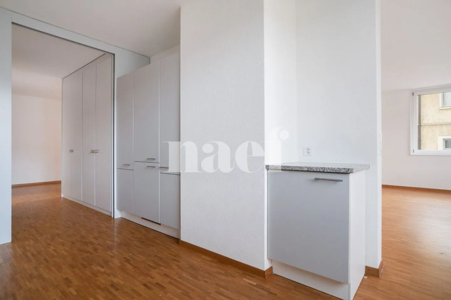 Beautiful apartment located in the heart of the city, close to all amenities. - Photo 9 of 10