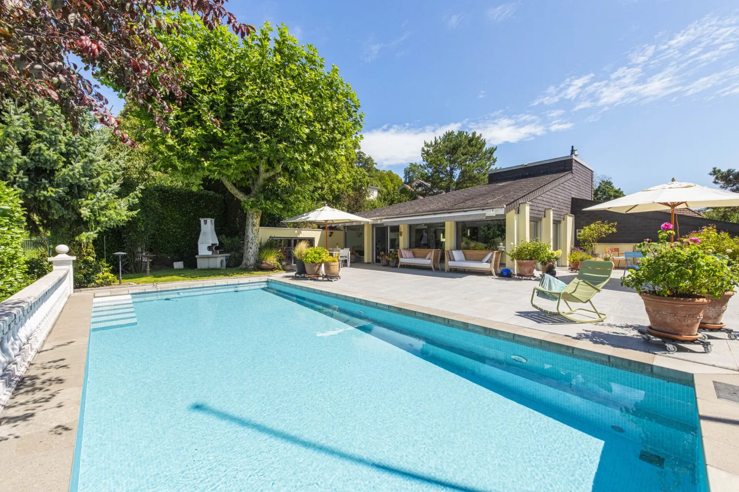 Una straordinaria casa unifamiliare con fascino mediterraneo e oasi piscina - Foto 20 di 29