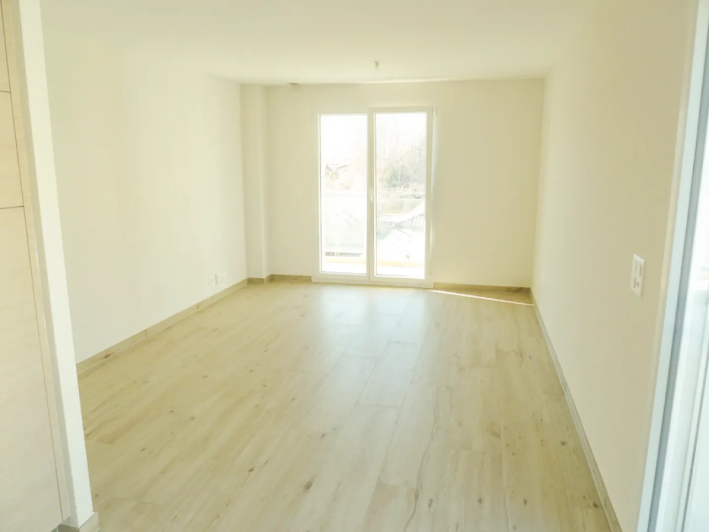 Modern Studio in Quiet Area - Photo 6 of 7