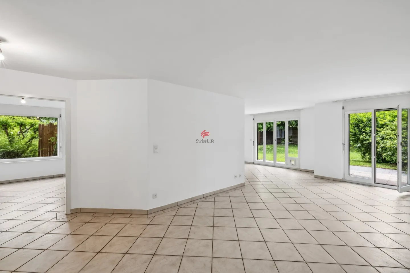 Opportunity at Casatax Price! Bright apartment with private garden - Photo 6 of 10