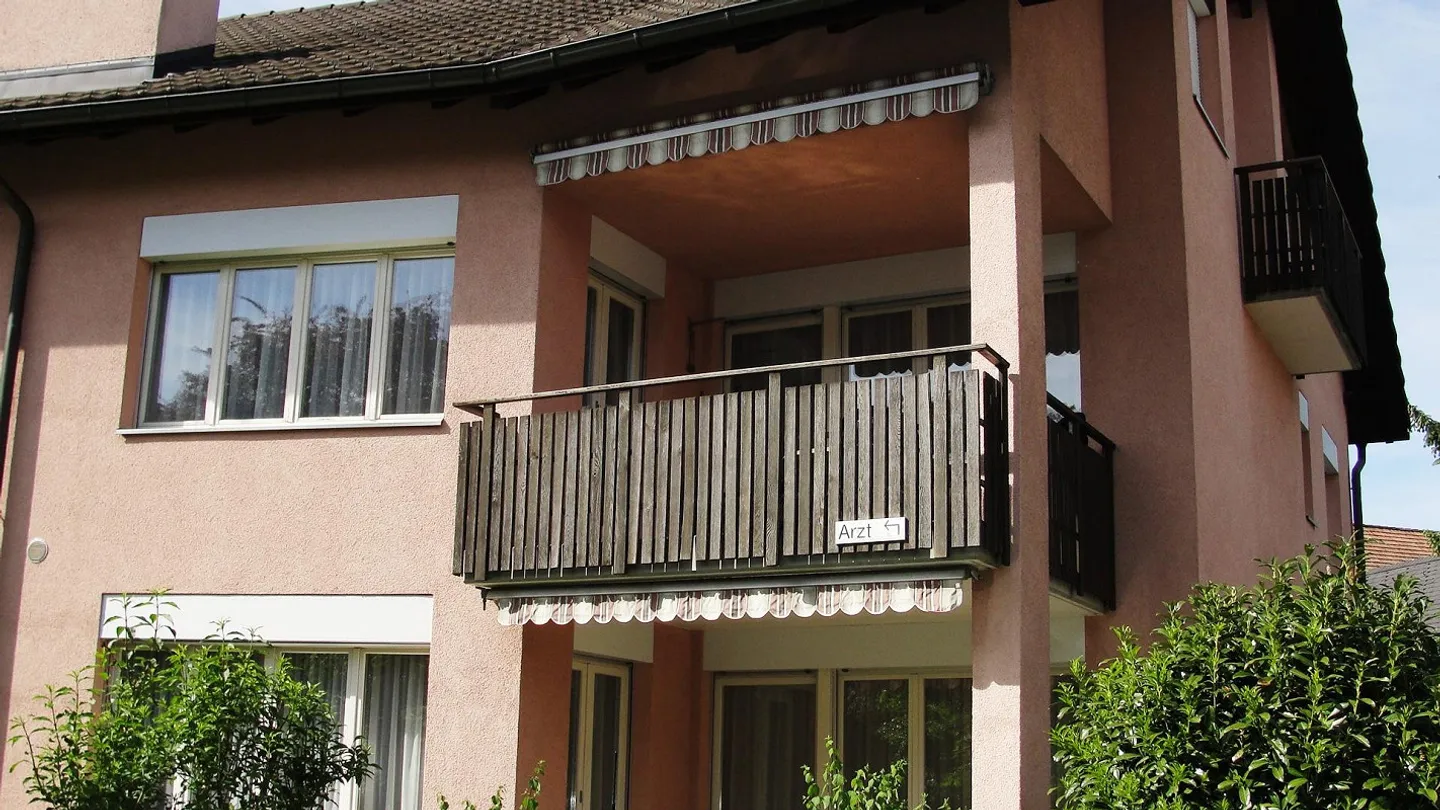Charming 2.5-room old building attic apartment in a central location in Beinwil - Photo 1 of 7