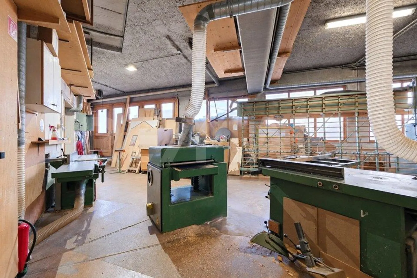 Propriété résidentielle et commerciale - Utilisation polyvalente avec un potentiel de développement attrayant - Photo 5 sur 13