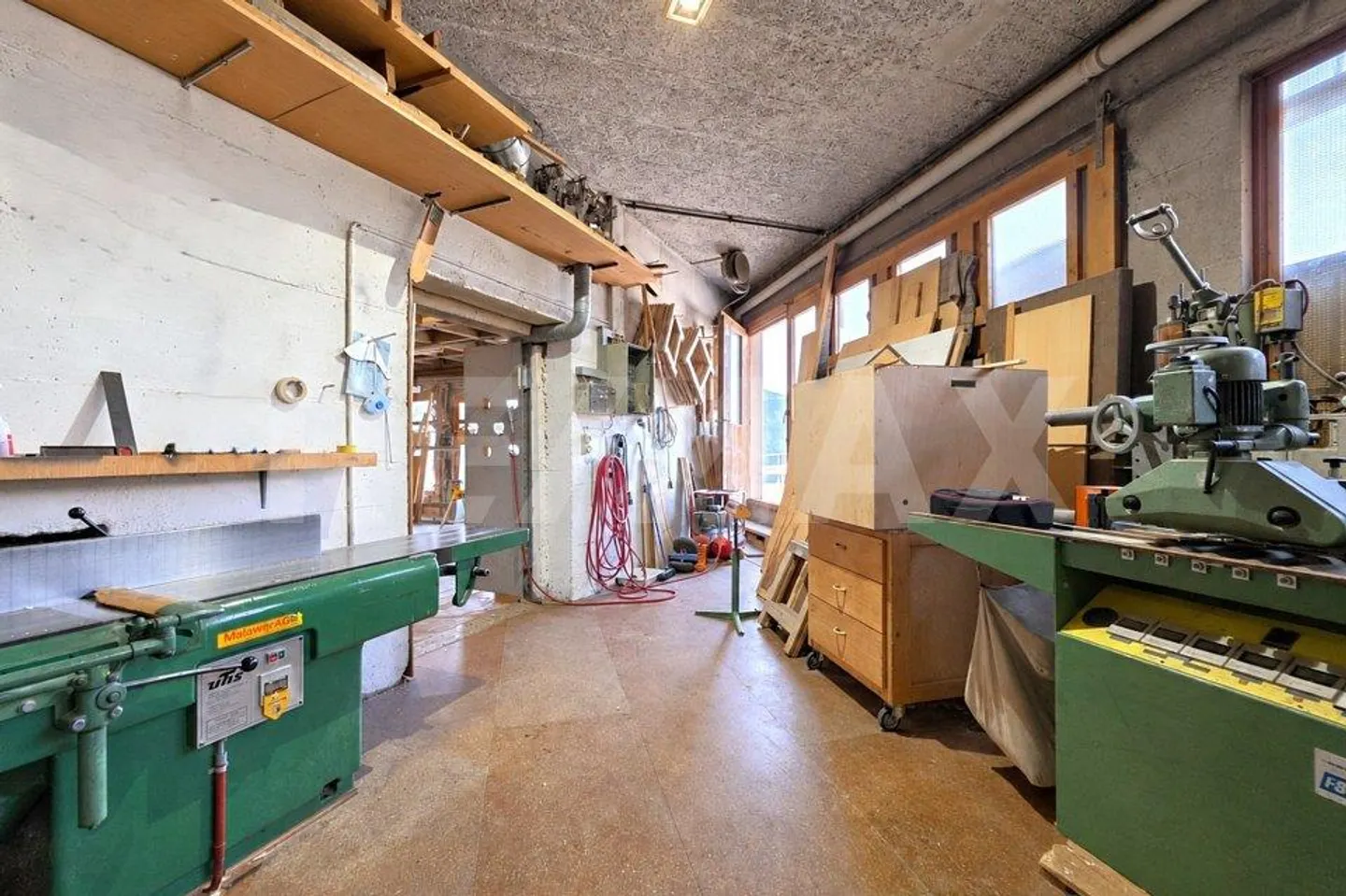 Propriété résidentielle et commerciale - Utilisation polyvalente avec un potentiel de développement attrayant - Photo 6 sur 13