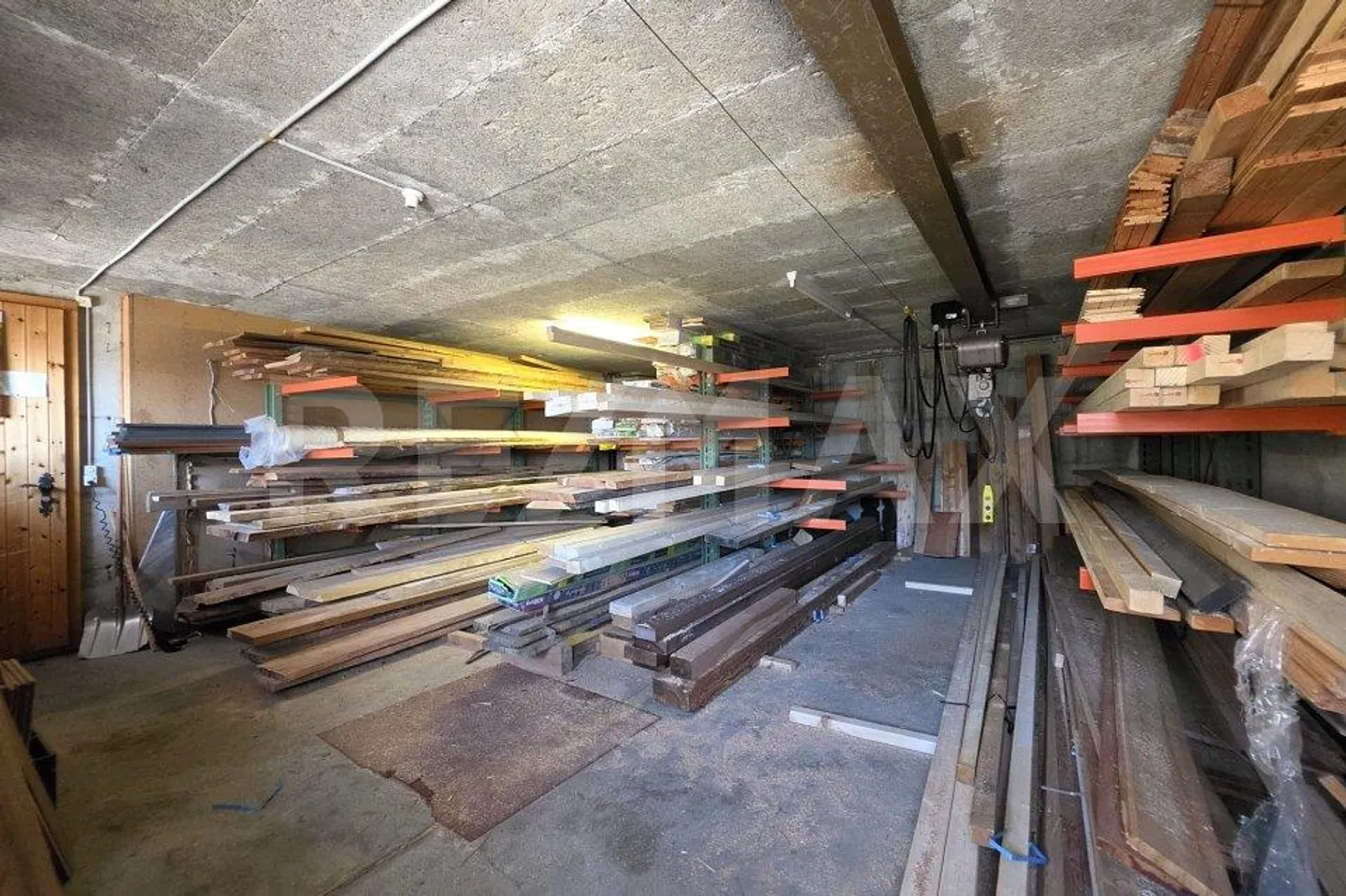 Propriété résidentielle et commerciale - Utilisation polyvalente avec un potentiel de développement attrayant - Photo 7 sur 13