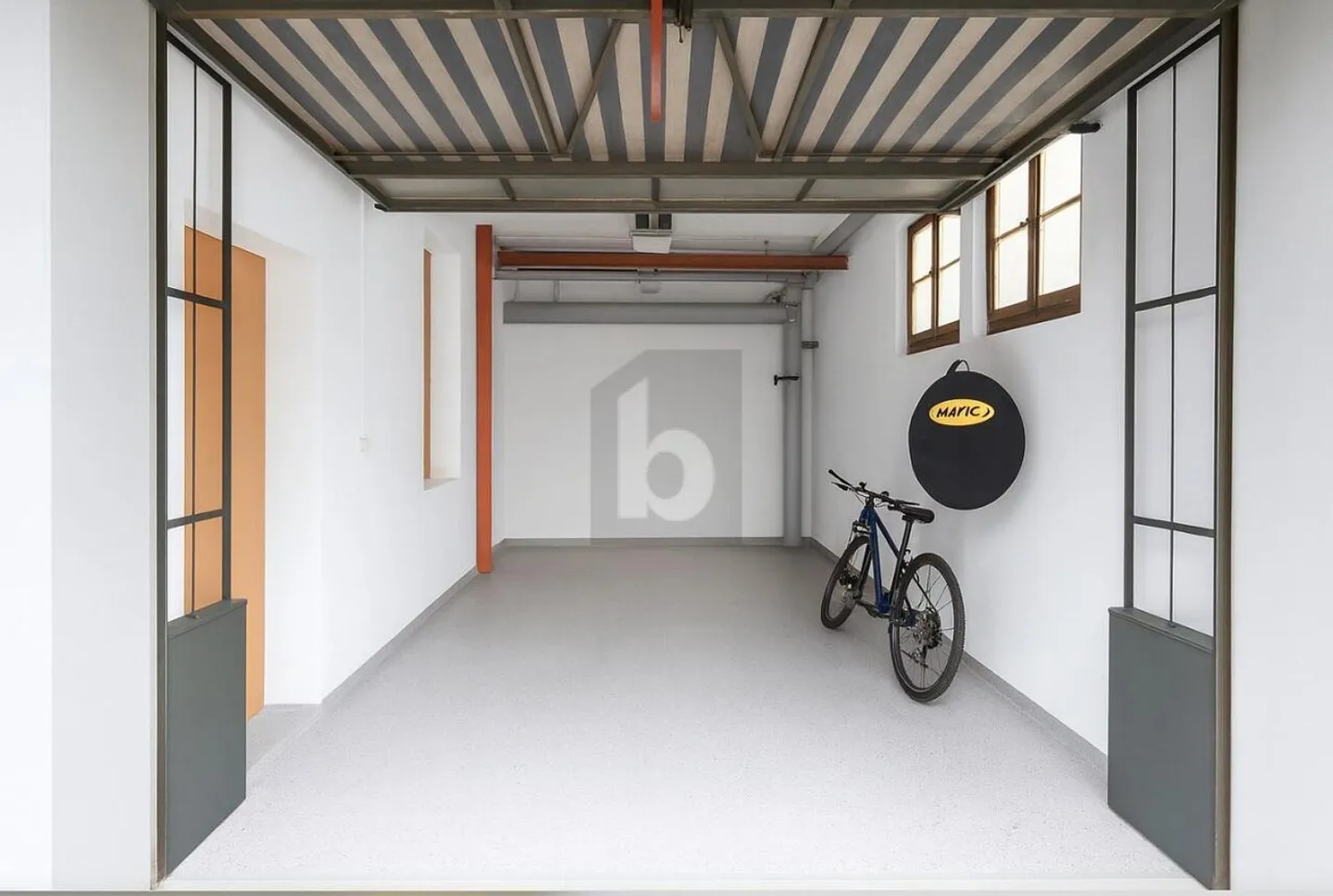 IMMEUBLE DE RAPPORT ATTRACTIF AVEC GARAGES - Photo 5 sur 6