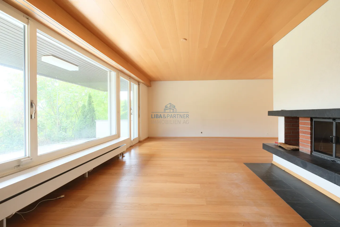 Detached Single-Family Home - Living in Harmony with Nature, with a Wide View and Close to the Forest - Photo 2 of 13