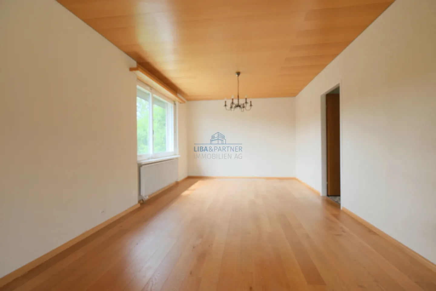 Detached Single-Family Home - Living in Harmony with Nature, with a Wide View and Close to the Forest - Photo 4 of 13