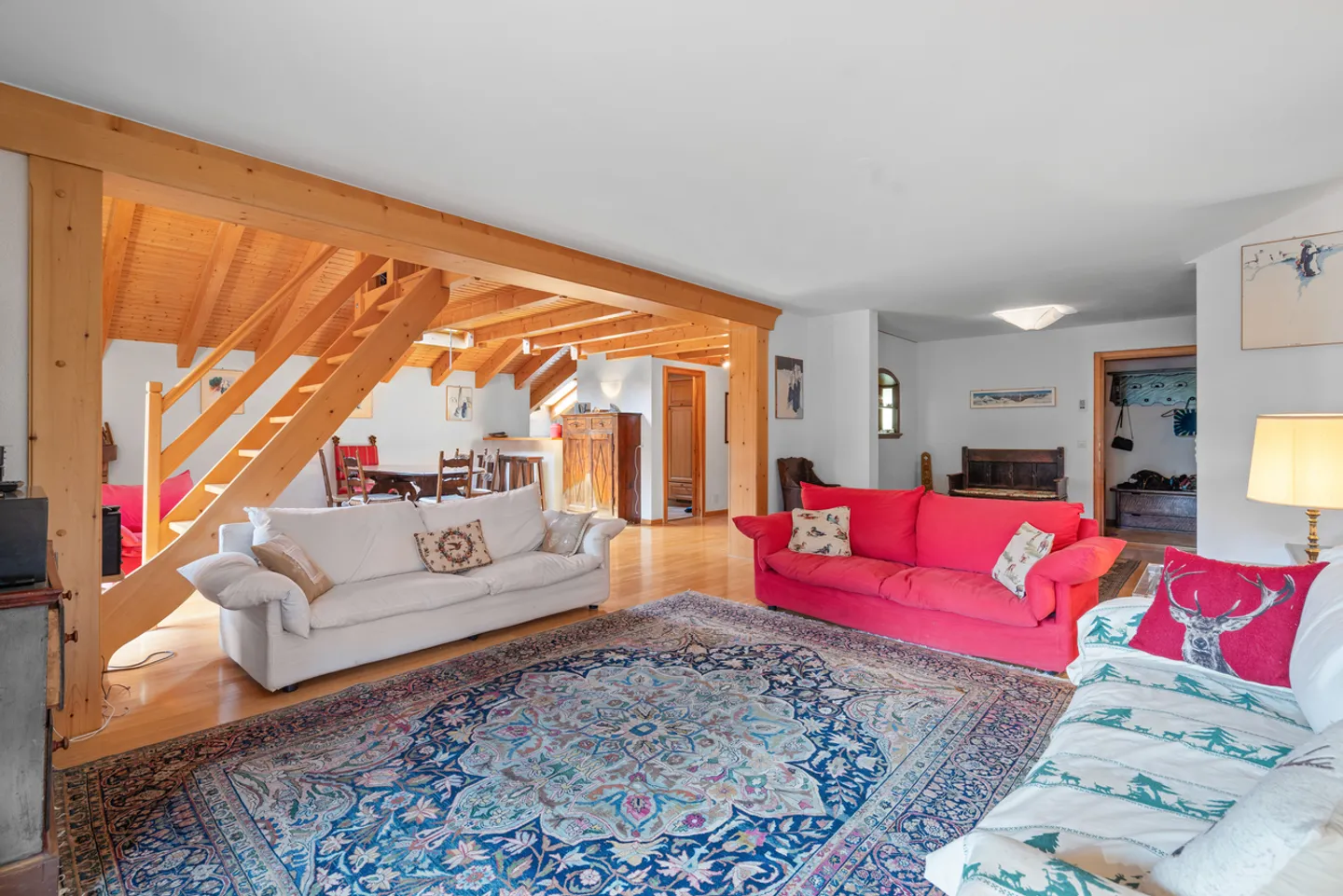 Spacious 4-bedroom apartment in the center of Crans and golf - Photo 3 of 10