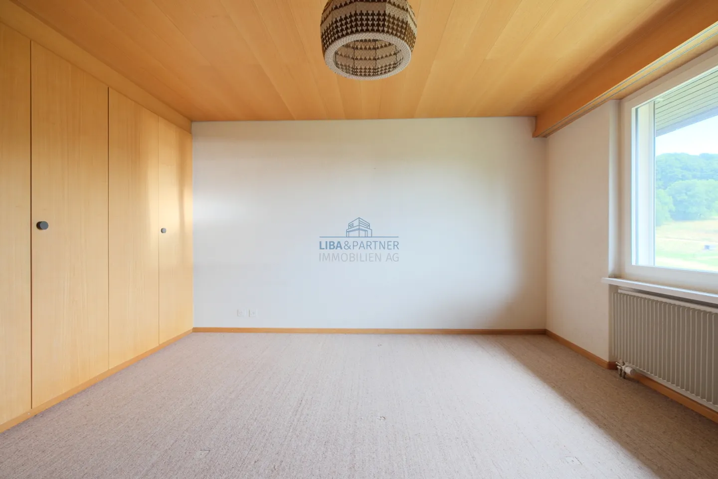 Detached Single-Family Home - Living in Harmony with Nature, with a Wide View and Close to the Forest - Photo 7 of 13