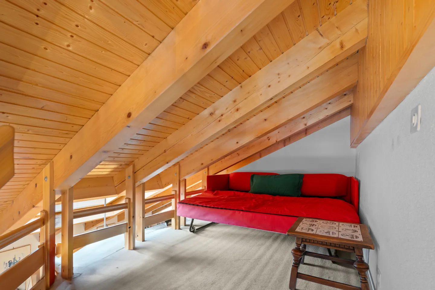 Spacious 4-bedroom apartment in the center of Crans and golf - Photo 5 of 10