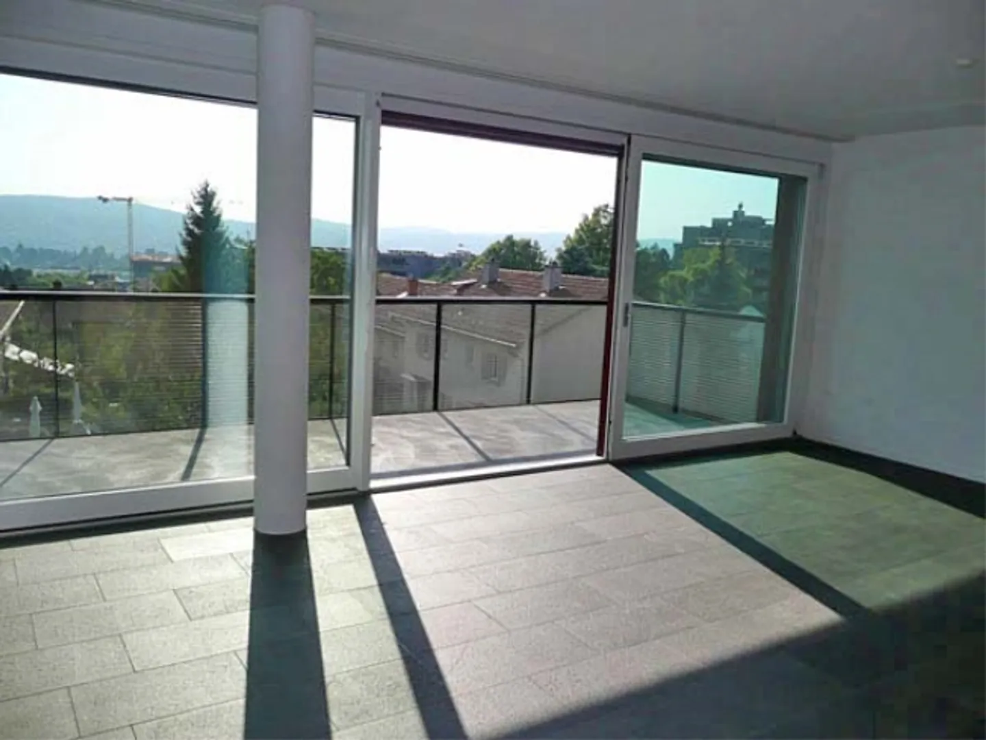 Modernes Apartment mit Stadtblick - Foto 2 von 6