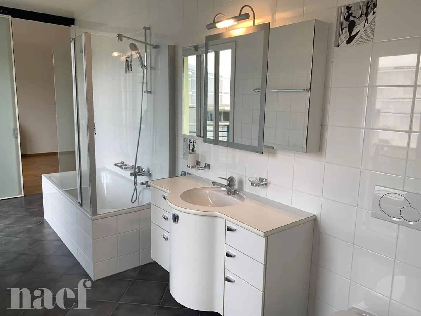 Beautiful lake view - Very large furnished apartment approx. 135m2 in the city center of 3.5 - Photo 7 of 9