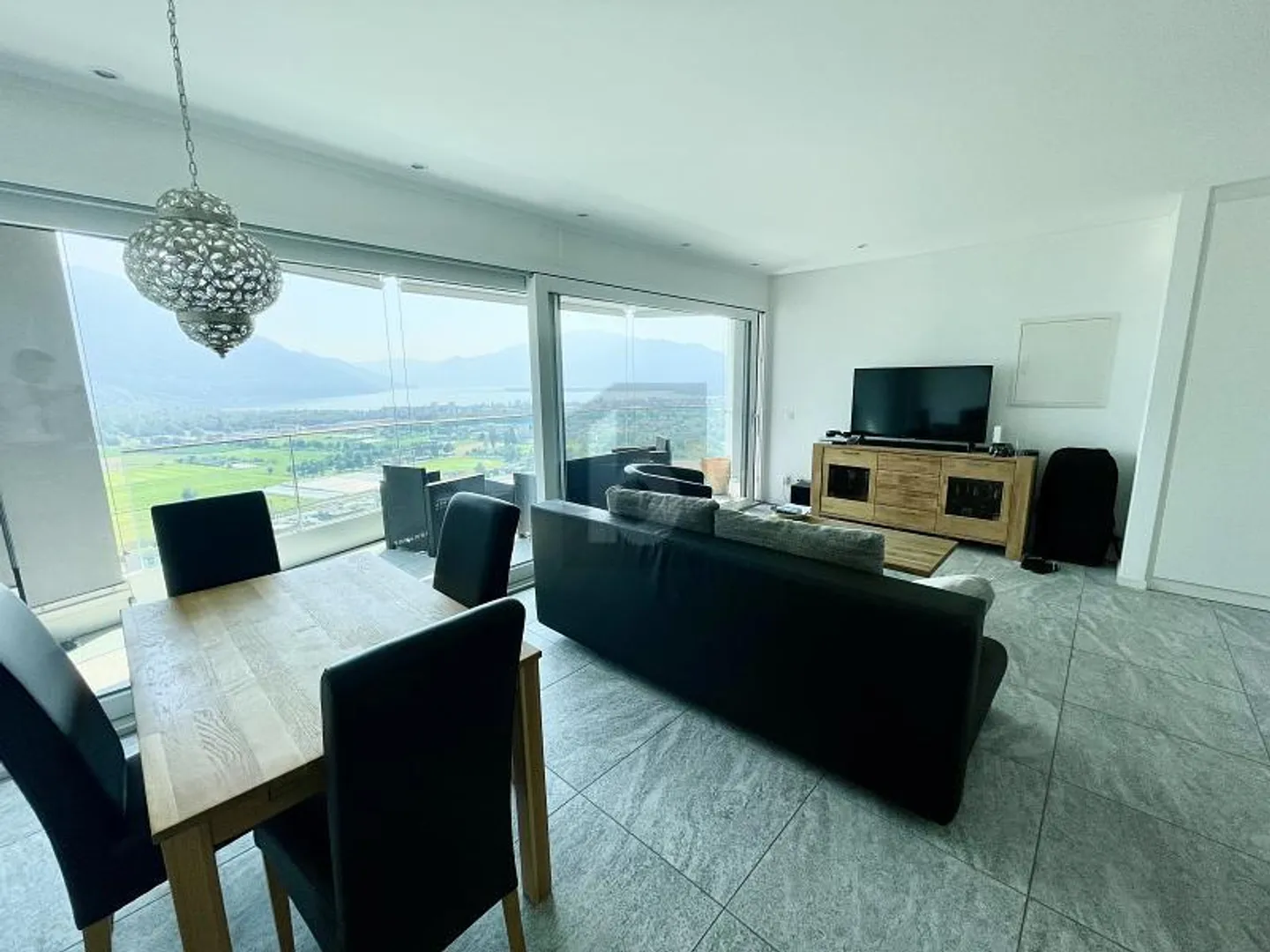 Appartamento con vista lago - Foto 3 di 6