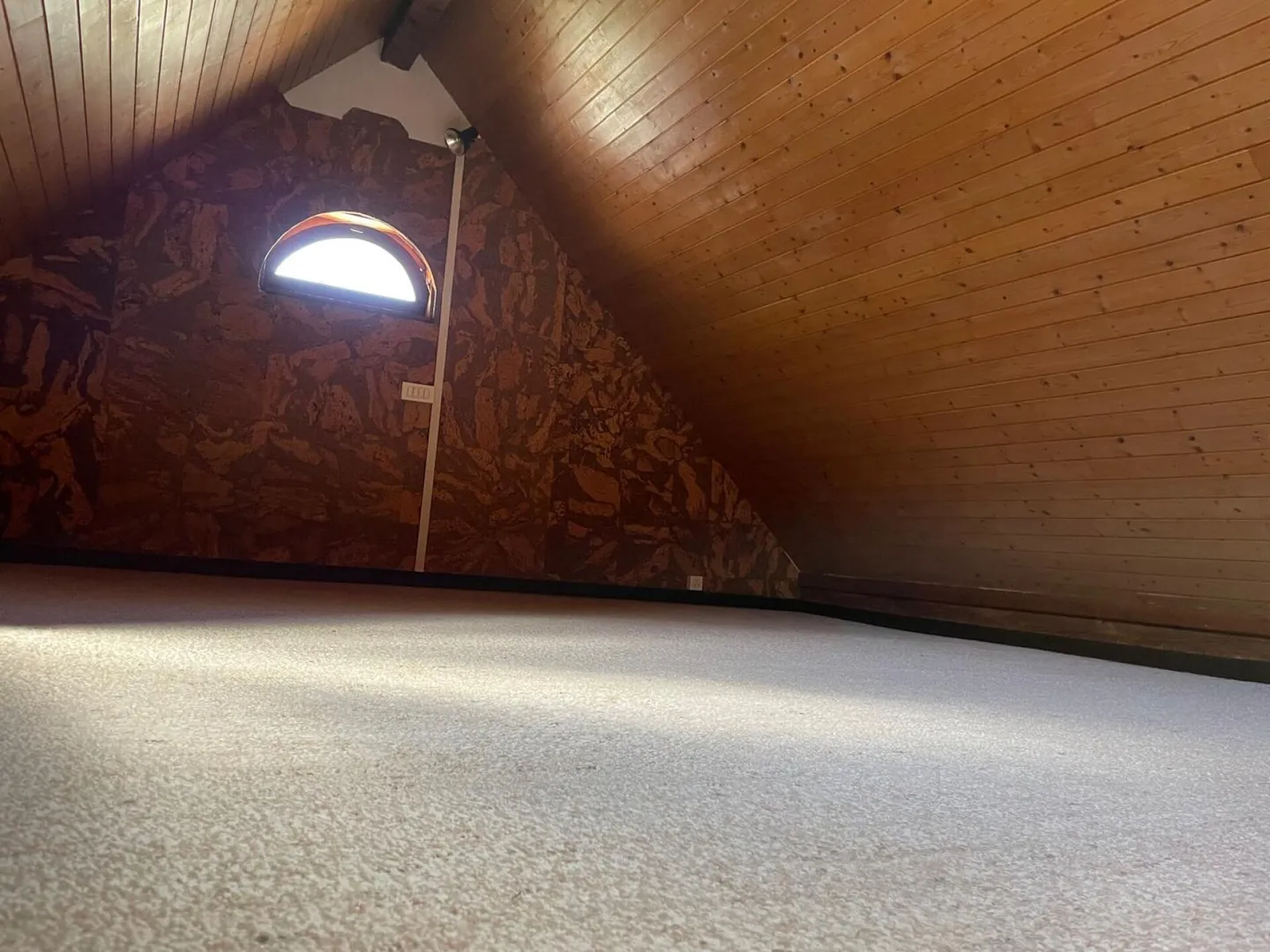 Cozy 2.5 Room Apartment! - Photo 7 of 9