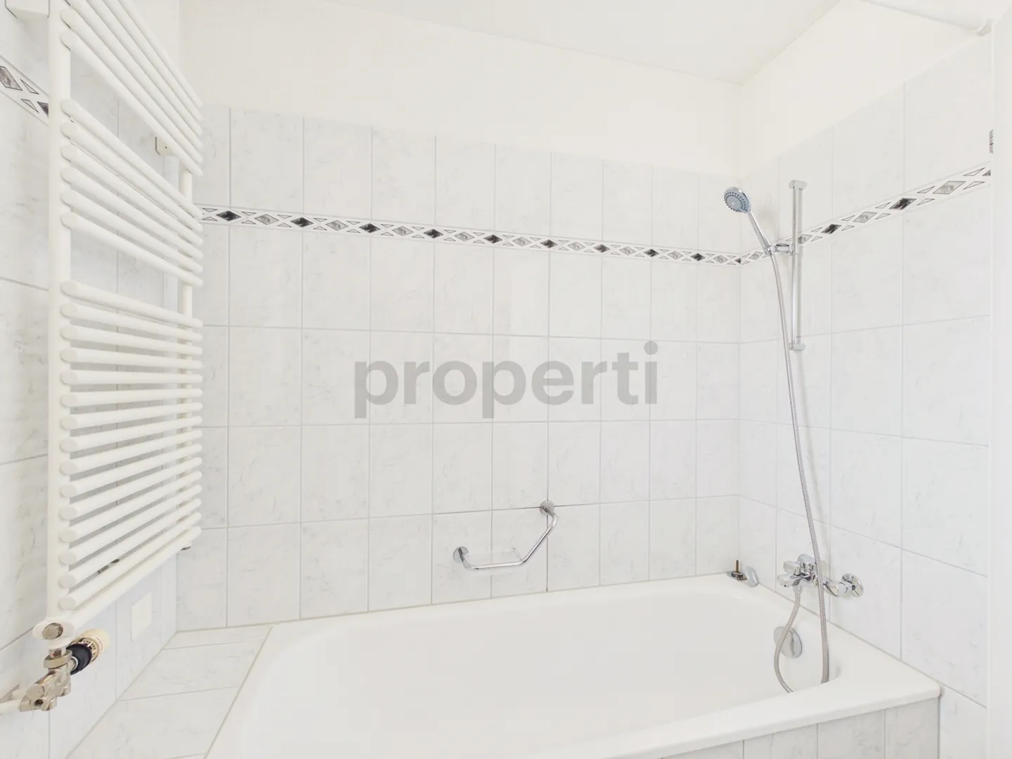 Appartement lumineux de 3,5 pièces avec balcon à Uzwil - Photo 6 sur 11