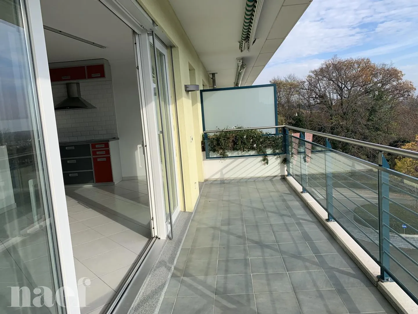 Beautiful lake view - Very large furnished apartment approx. 135m2 in the city center of 3.5 - Photo 9 of 9