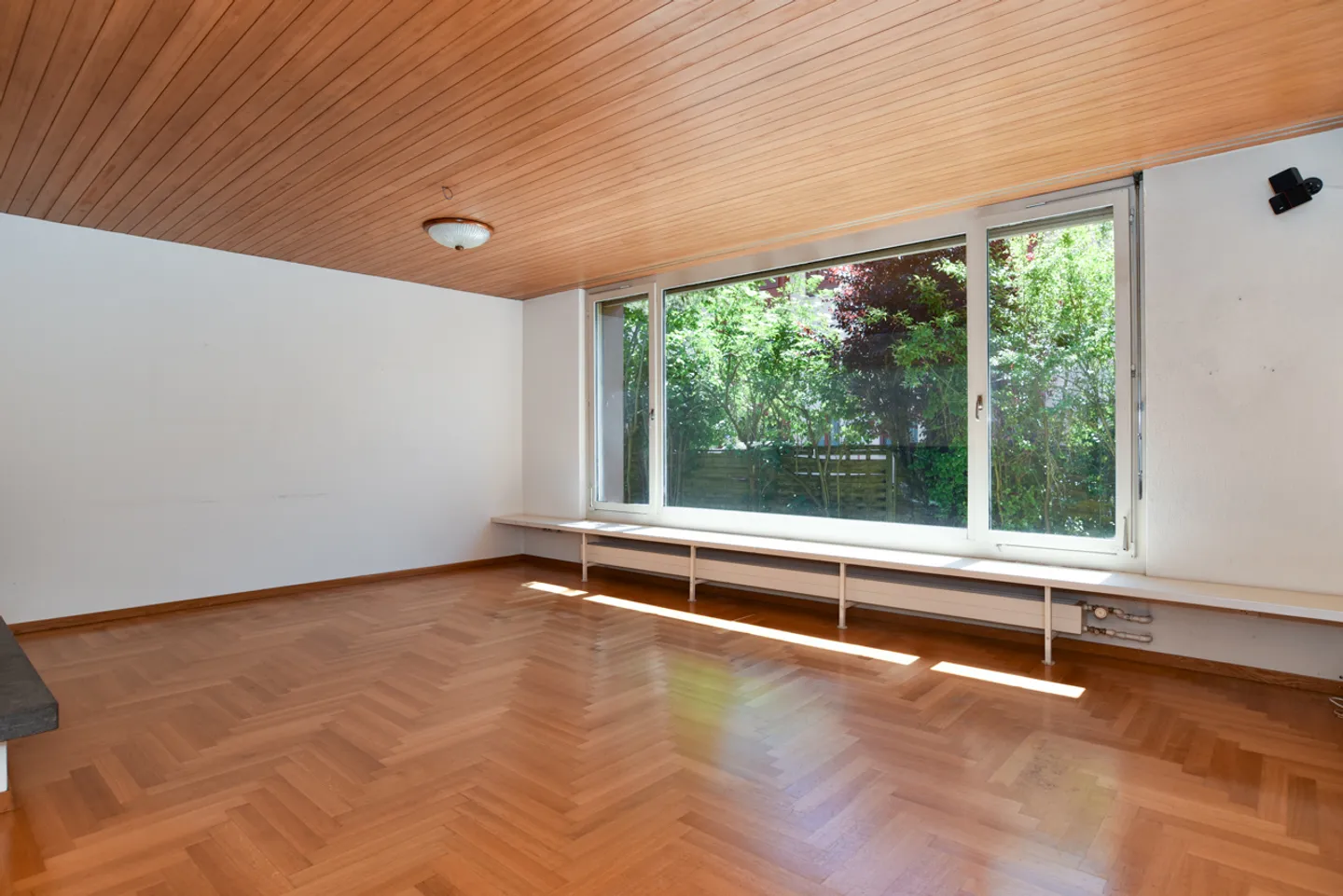Private indoor pool included – Living of a special kind - Photo 4 of 7