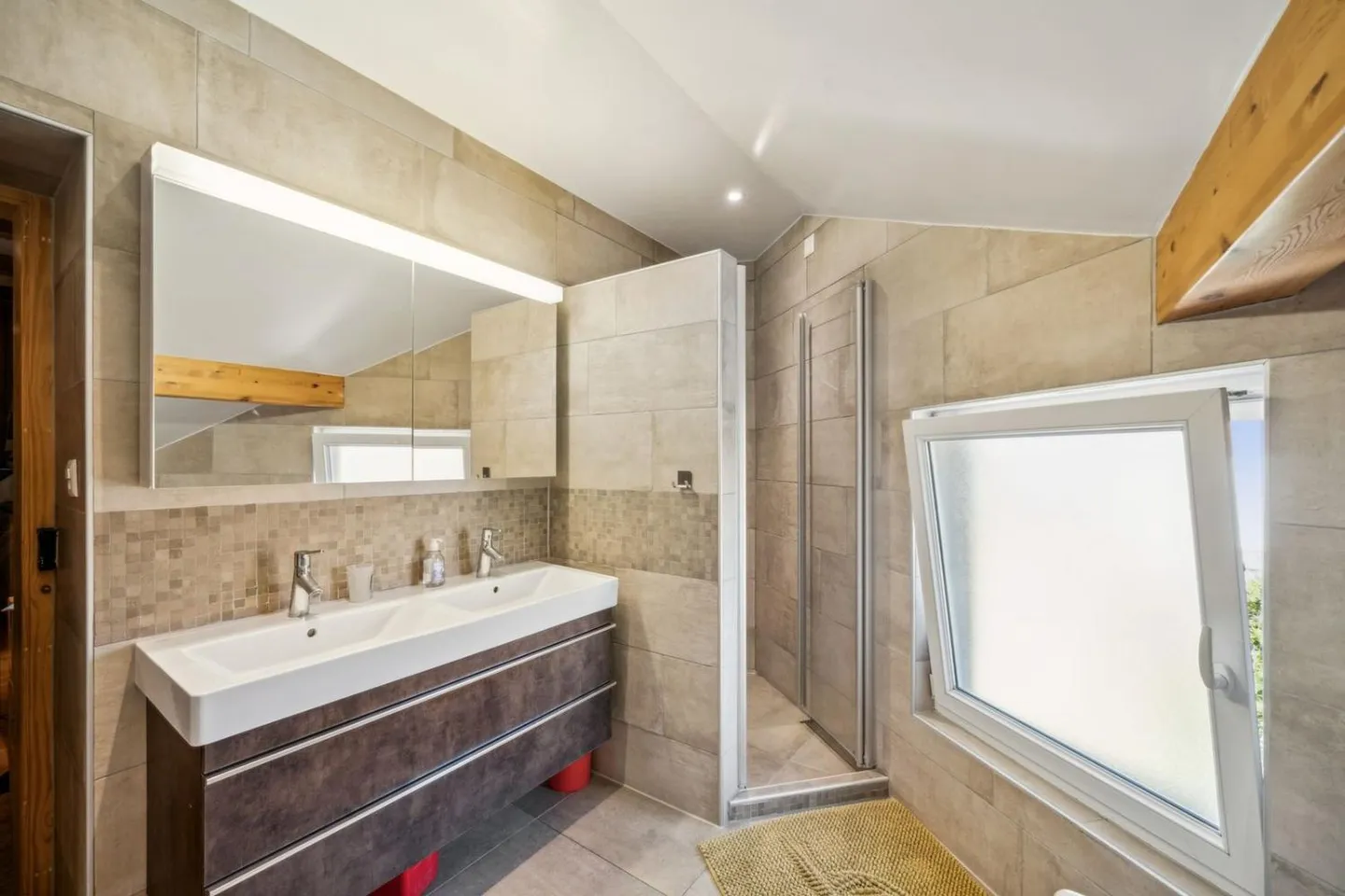 Casa familiare con ampio esterno e terrazza, vicino a Yverdon - Foto 7 di 9