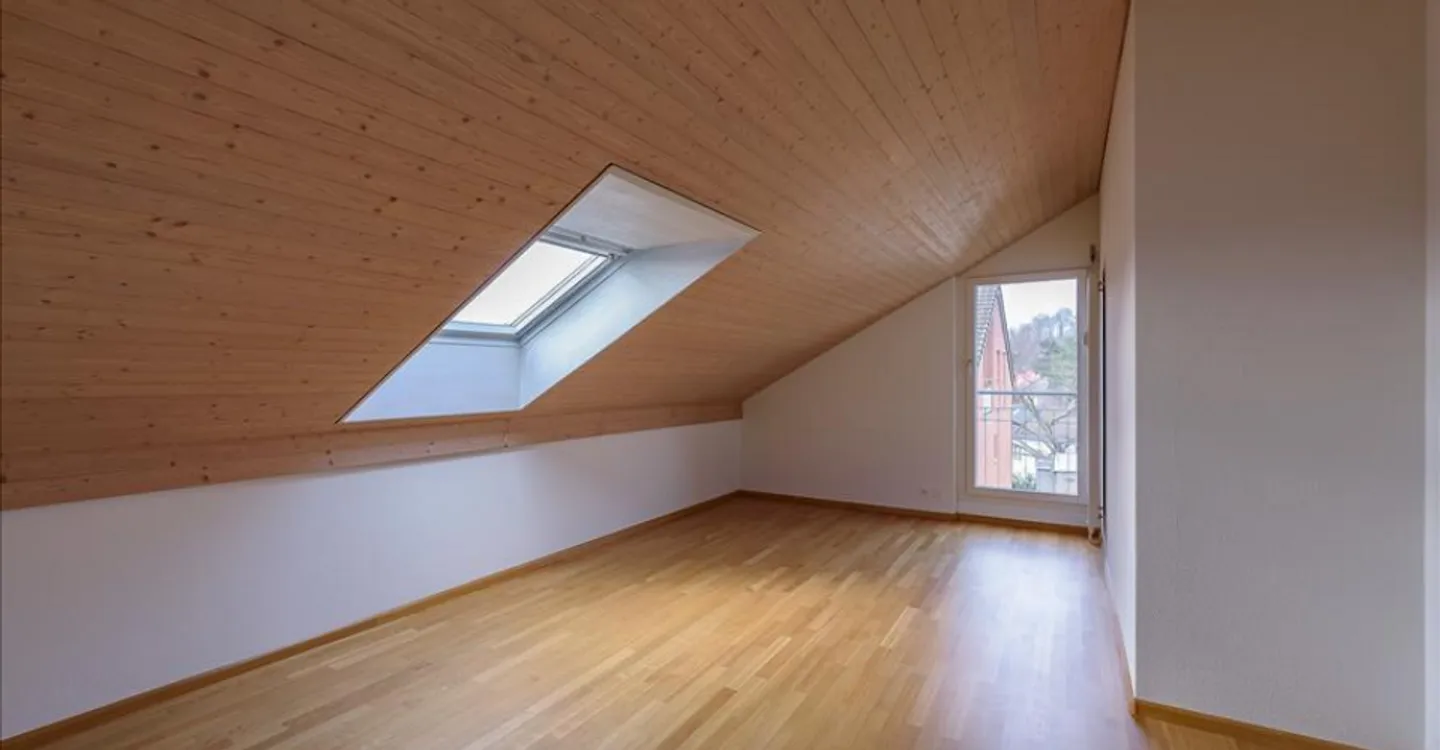 Geräumige Dachwohnung im Zentrum - Foto 6 von 9