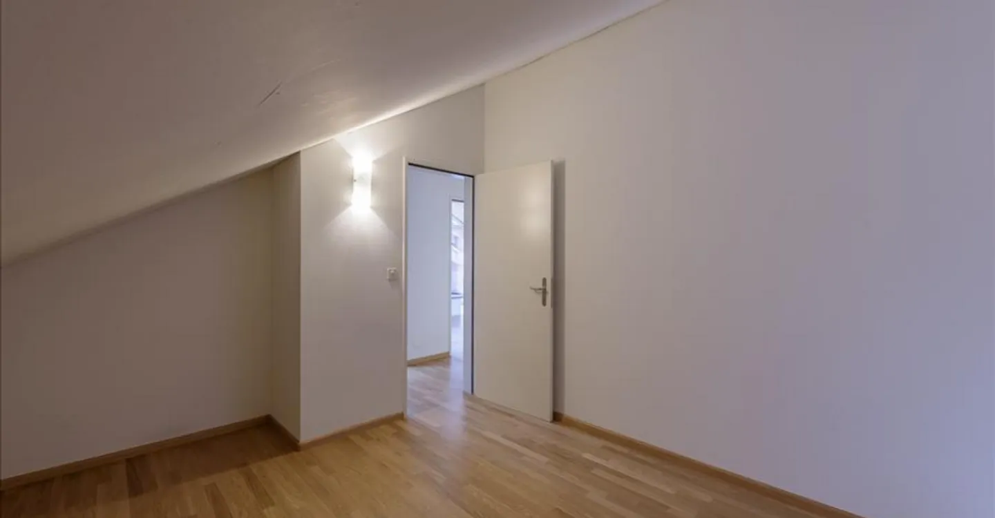 Geräumige Dachwohnung im Zentrum - Foto 7 von 9