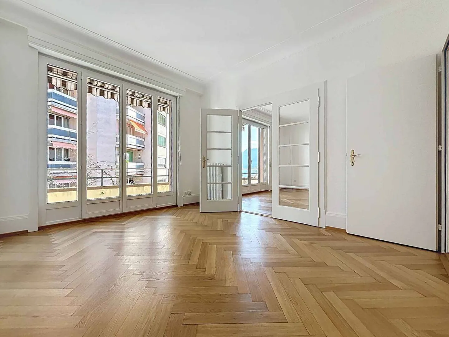 4.5 stanze completamente ristrutturate con balcone - Jaman 1 - Foto 3 di 11