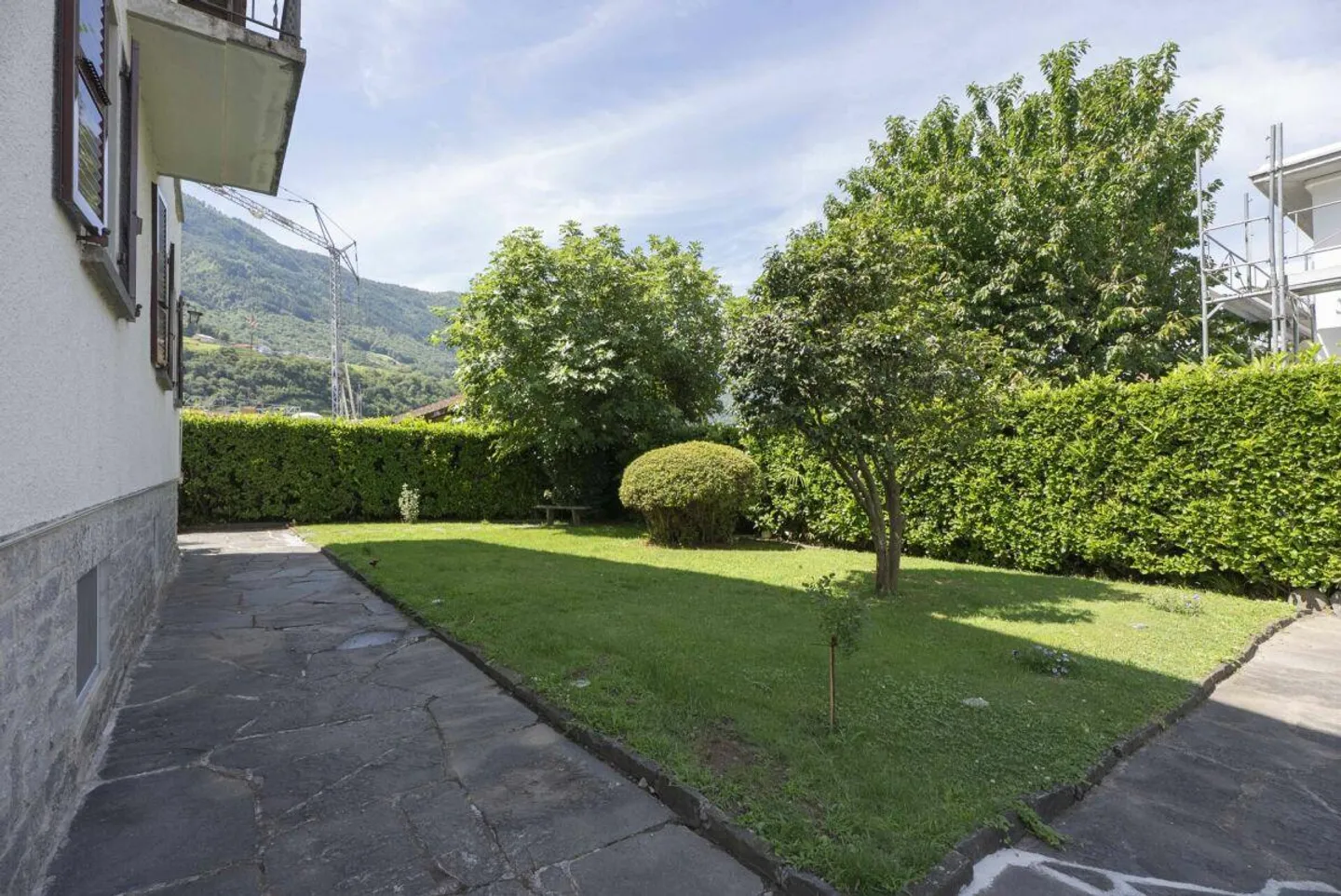 Vendiamo interessante casa a Camorino - Foto 3 di 16