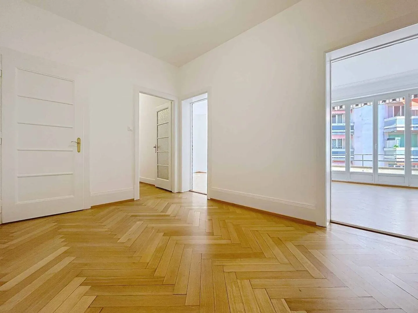 4.5 stanze completamente ristrutturate con balcone - Jaman 1 - Foto 4 di 11