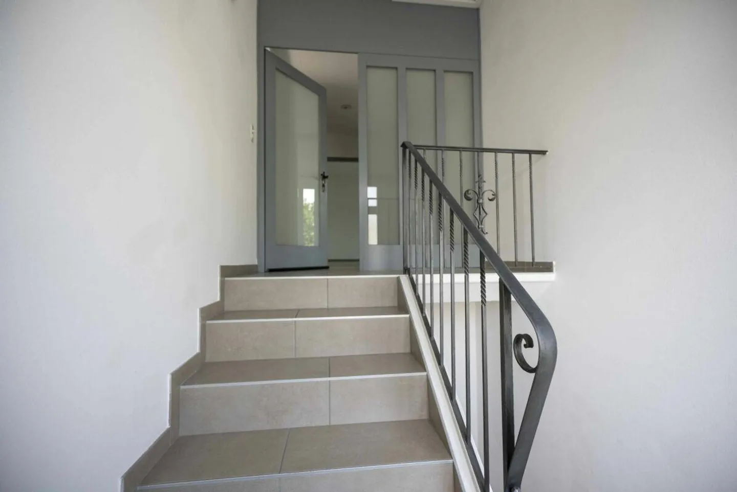 Vendiamo interessante casa a Camorino - Foto 6 di 16