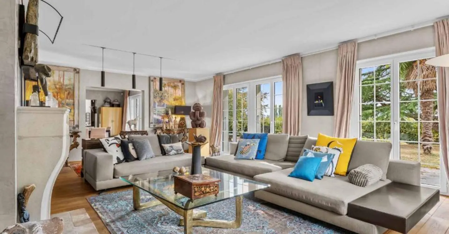 Elegant property with outbuildings in a preserved setting - Photo 4 of 10