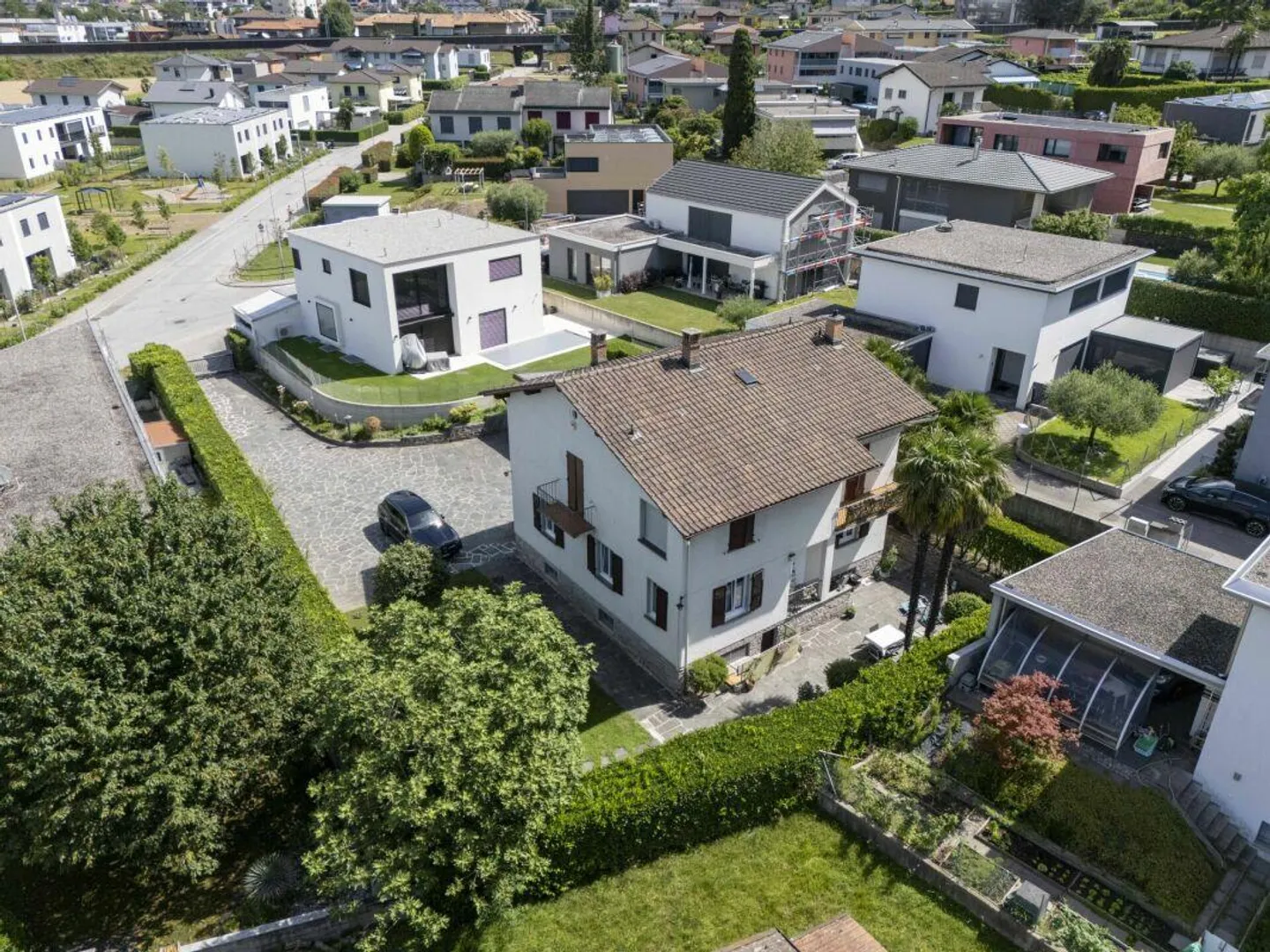 Vendiamo interessante casa a Camorino - Foto 4 di 16
