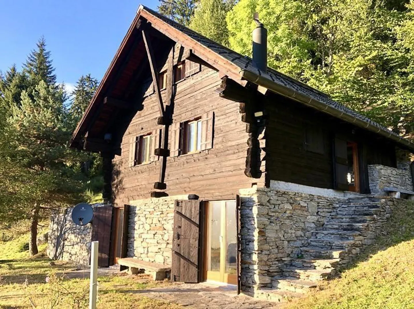 Rustico 4 1/2 locali in posizione isolata, molto soleggiato, vista tranquilla - Foto 1 di 27