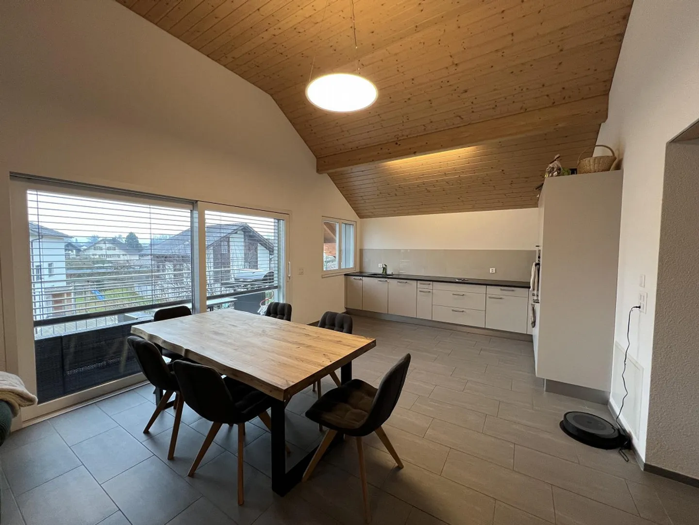 Appartamento attico affascinante di 3,5 locali con balcone a Oberriet - Foto 1 di 10