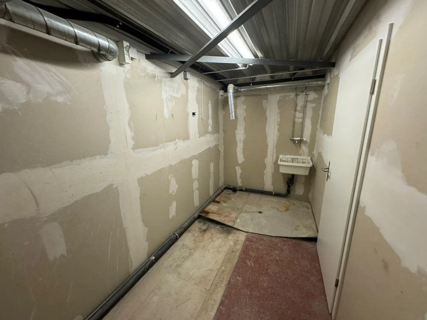 Petite surface de stockage à Lausen - Photo 8 sur 11