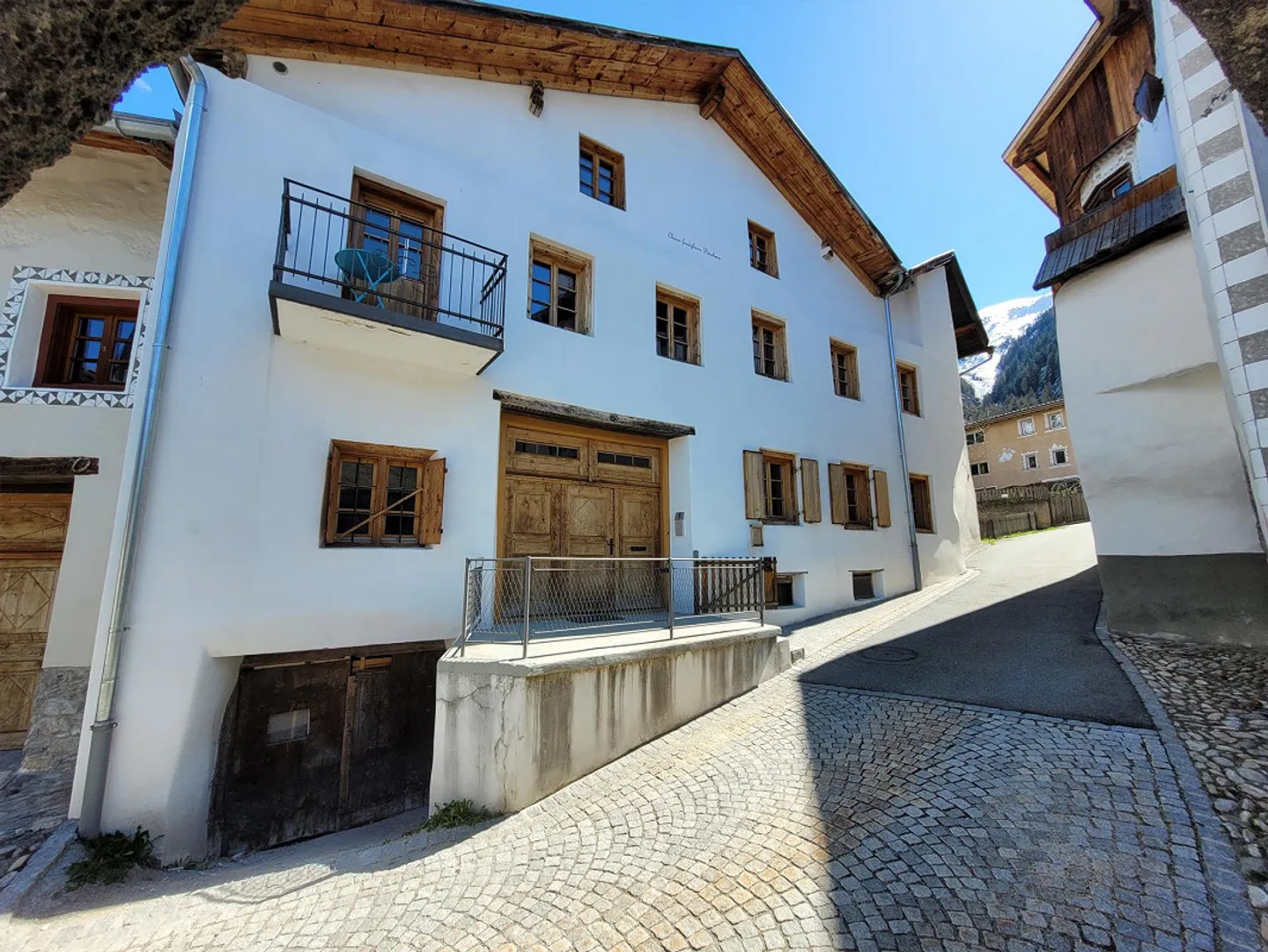 Charmante 3.5-Zimmer-Wohnung in historischem Engadinerhaus - Foto 1 von 11