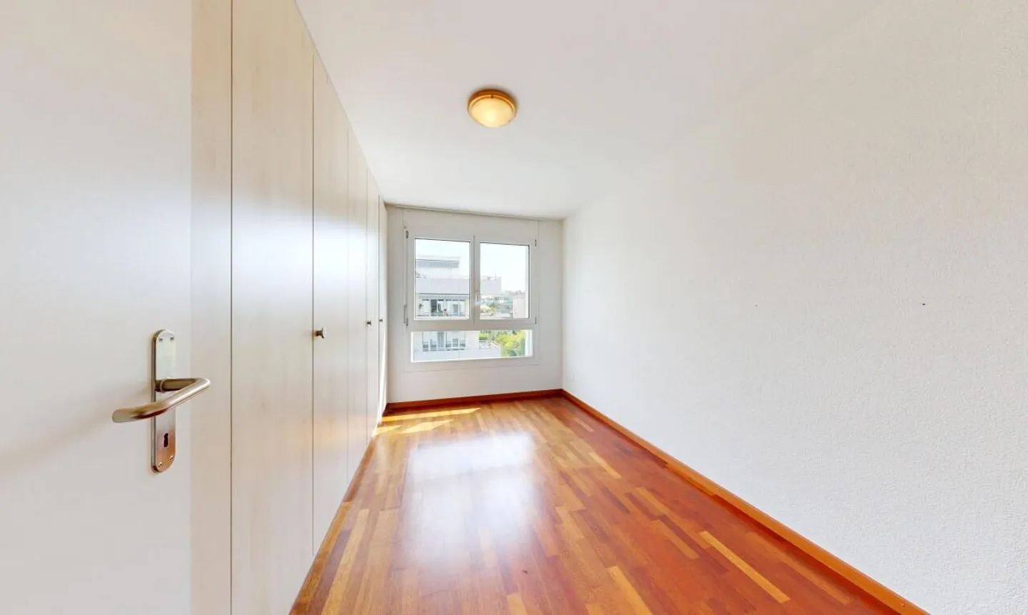 Spacious and Bright Apartment with a View in Ipsach - Photo 8 of 11