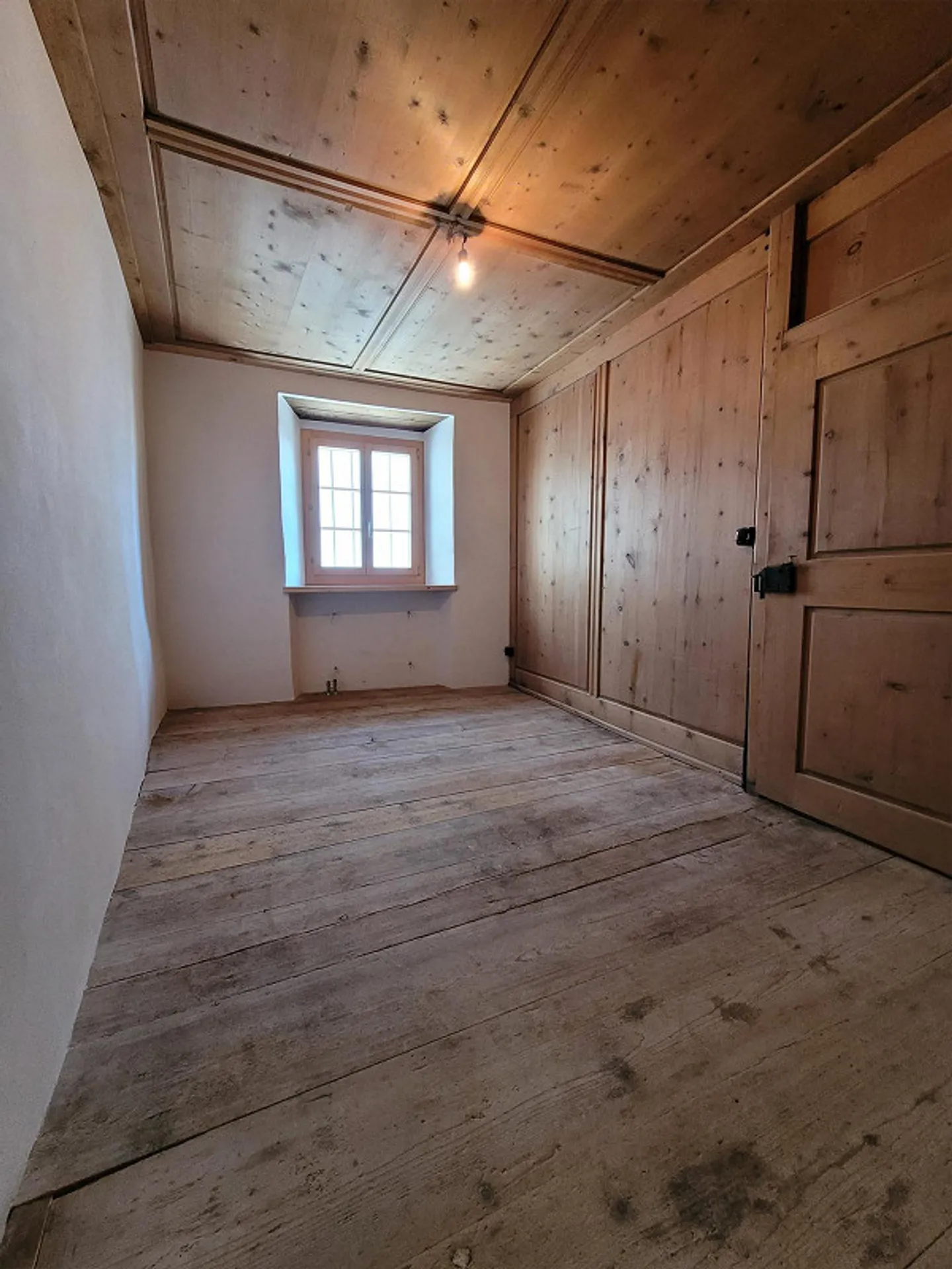 Charmante 3.5-Zimmer-Wohnung in historischem Engadinerhaus - Foto 9 von 11
