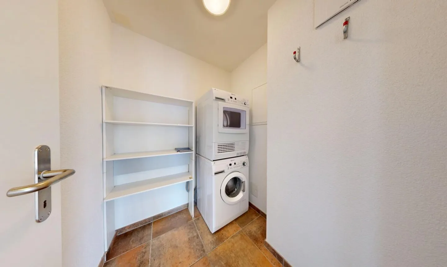 Spacious and Bright Apartment with a View in Ipsach - Photo 10 of 11