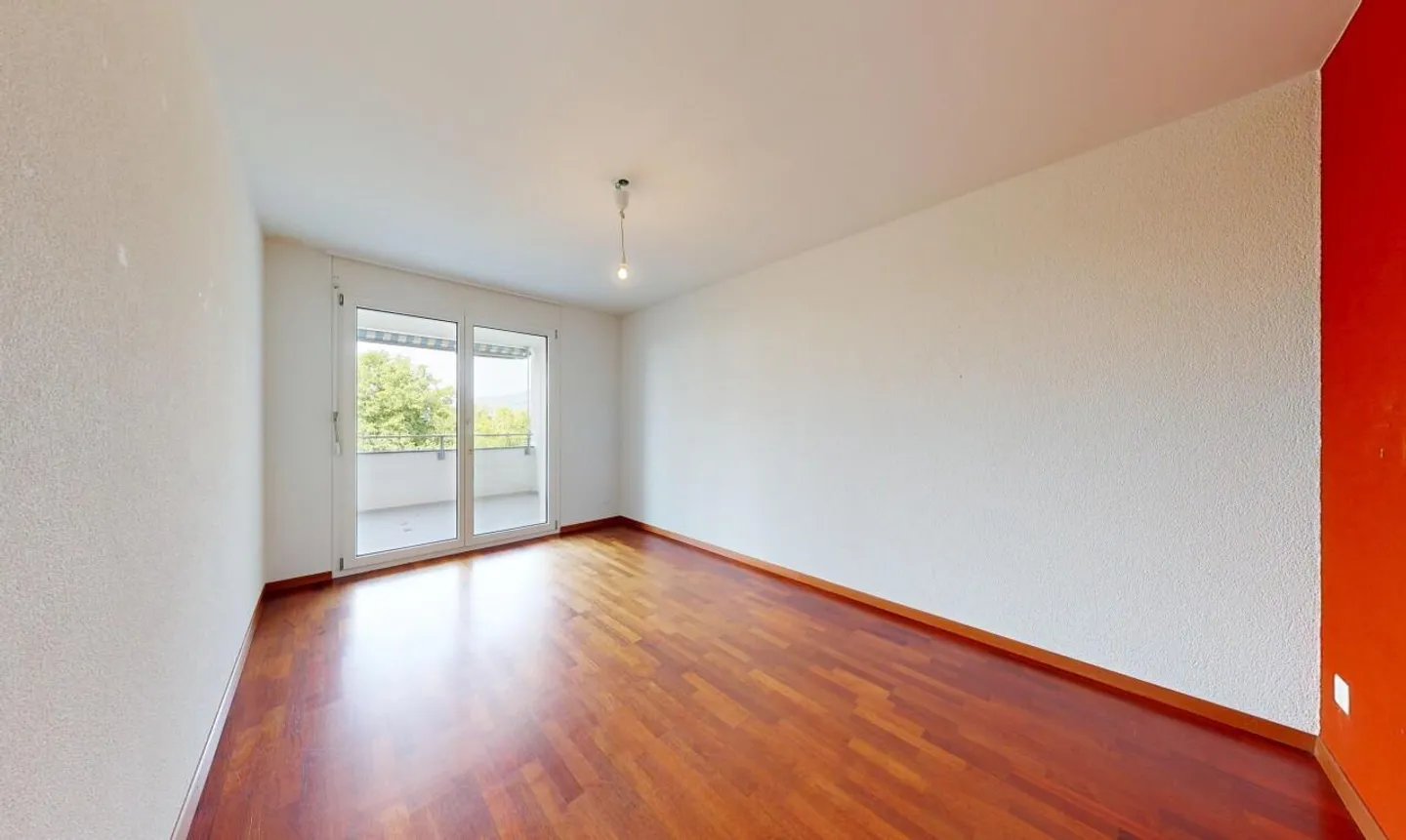 Spacious and Bright Apartment with a View in Ipsach - Photo 5 of 11