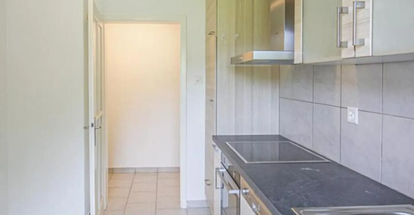 3.5-room apartment on the 2nd floor with balcony - Photo 3 of 8