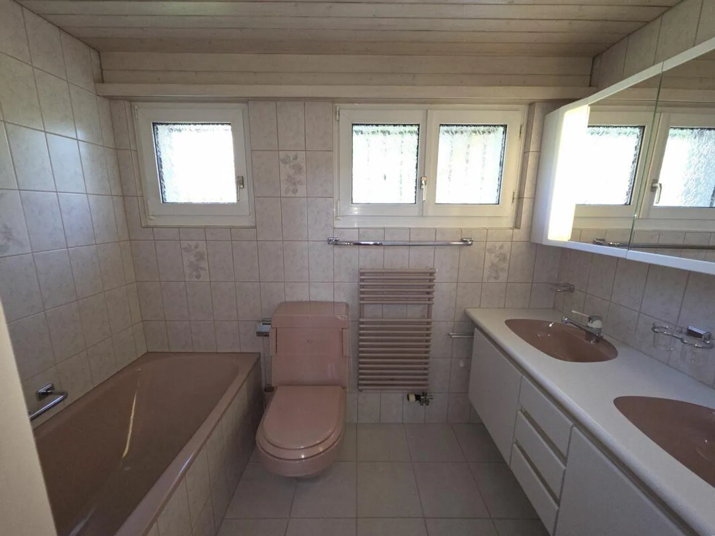 À vendre maison individuelle de 6½ pièces avec un grand espace extérieur - Photo 8 sur 10