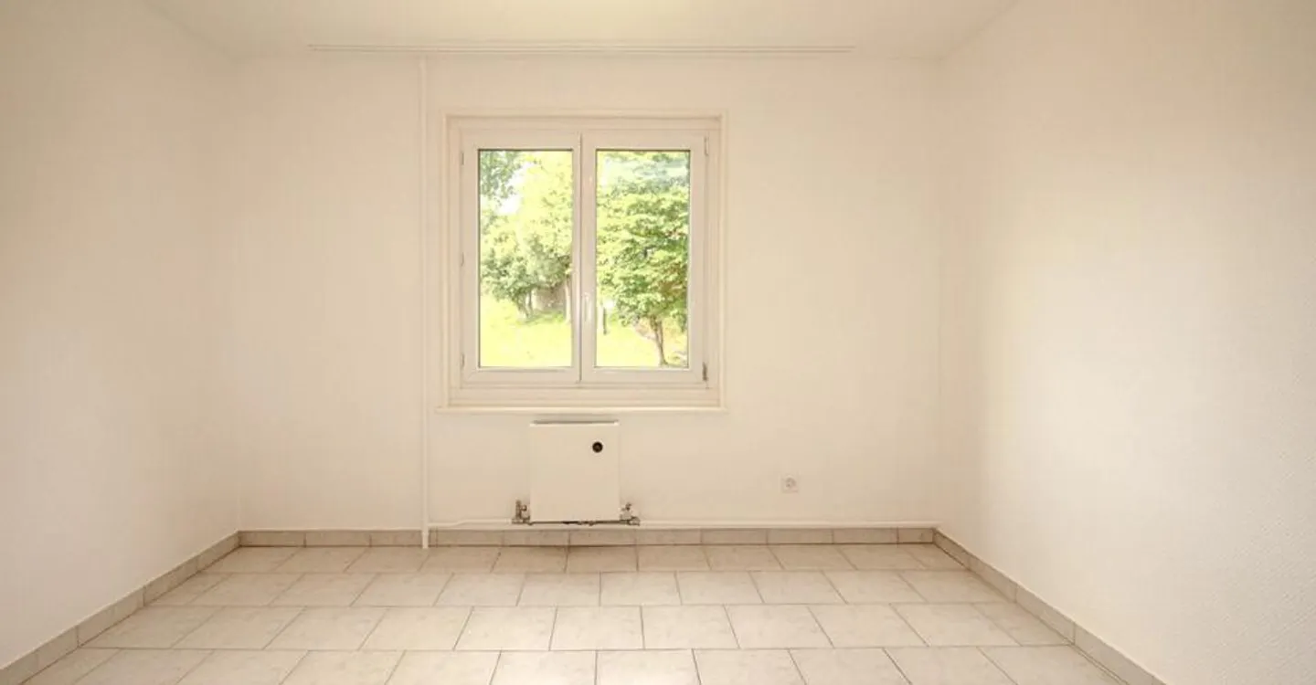 3.5-room apartment on the 2nd floor with balcony - Photo 6 of 8