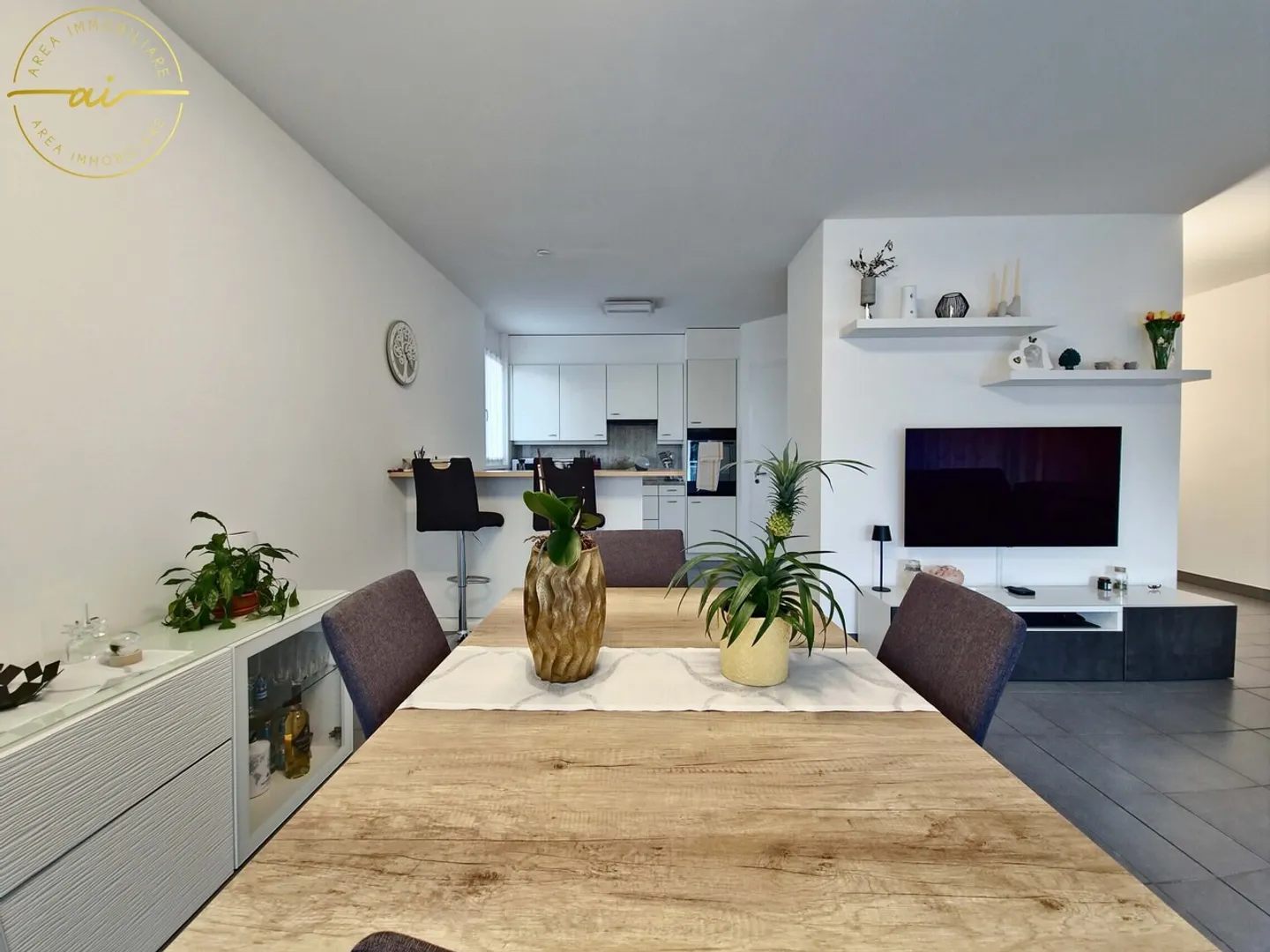 HELLER 3,5-ZIMMER-APARTMENT MIT OFFENEM BLICK - Foto 2 von 13