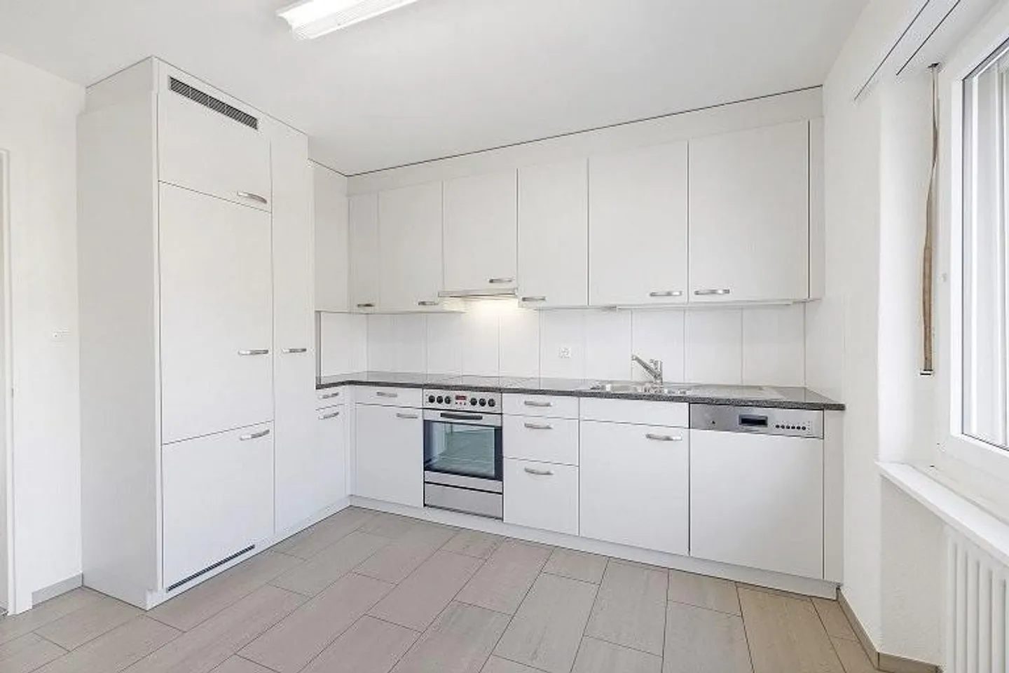 Geräumige Wohnung in zentraler Lage - Foto 2 von 6