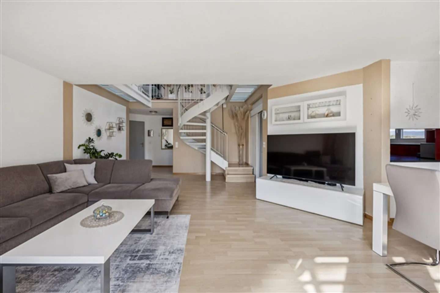 Maisonette luminosa di 5,5 stanze in vendita a Hunzenschwil - Foto 1 di 13