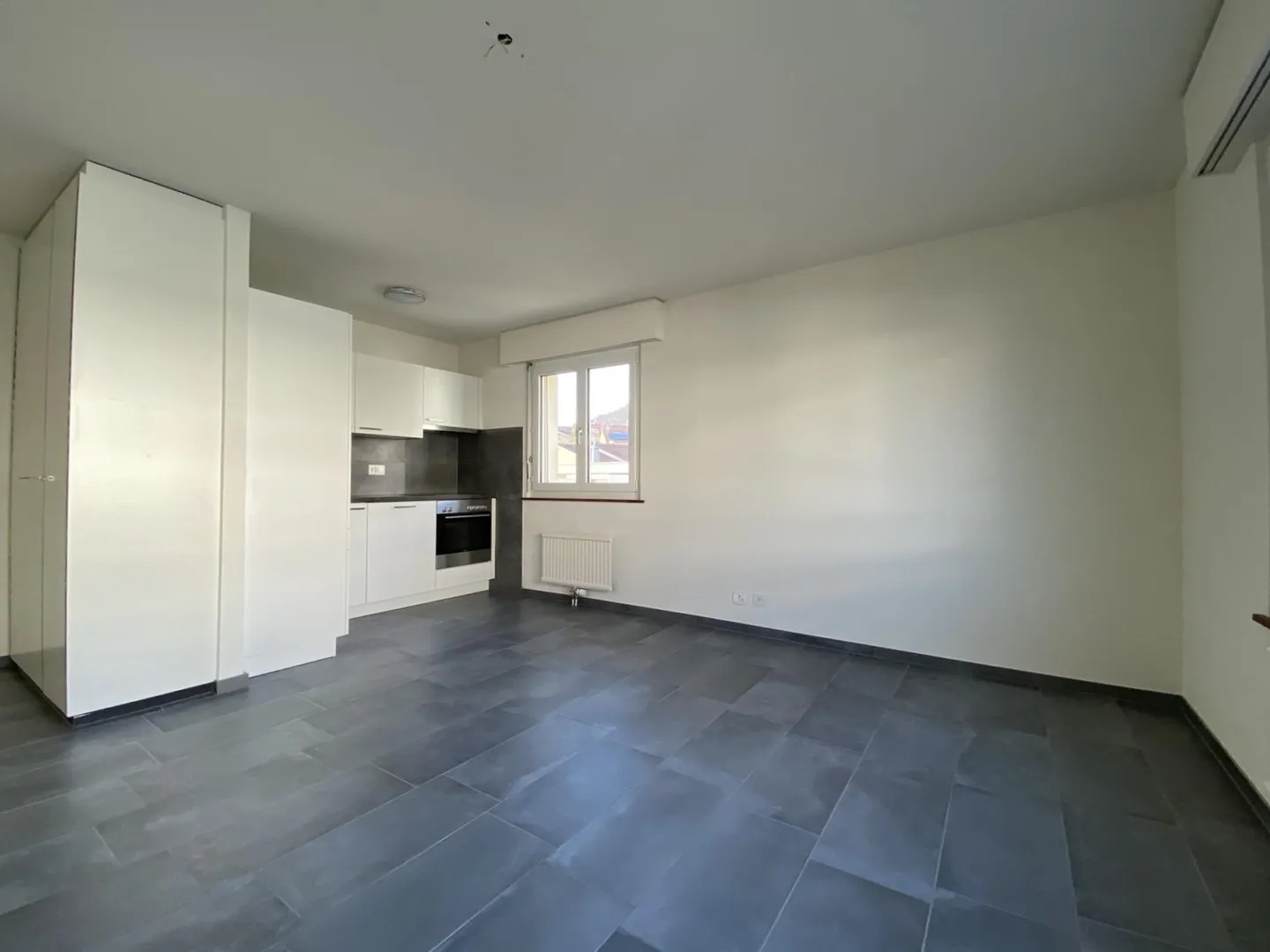 2031 - Schönes 2,5-Zimmer-Apartment zu vermieten - Le Landeron - Foto 2 von 6
