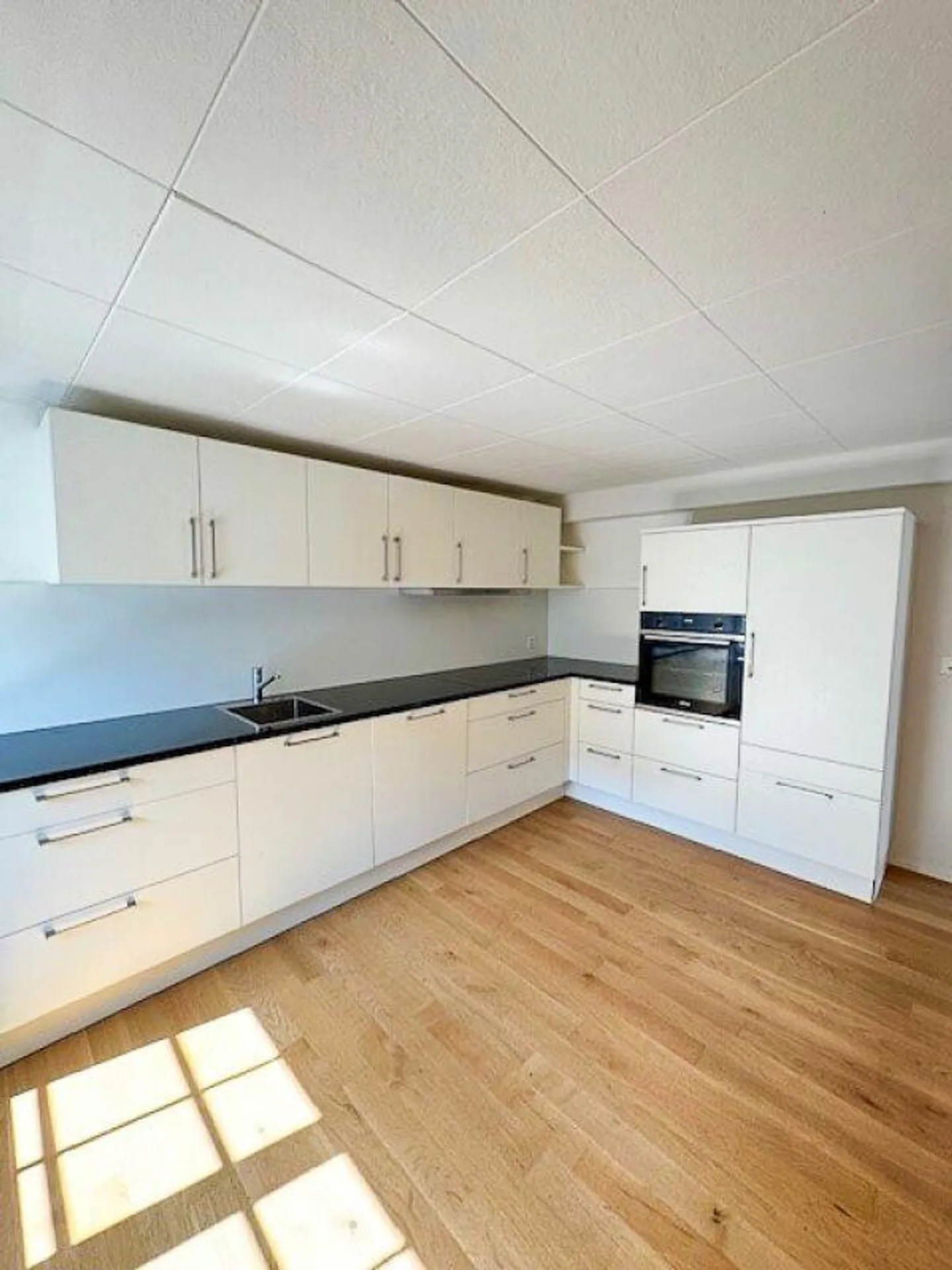 Charmante appartement 3.5 pièces avec terrasse ensoleillée - Photo 1 sur 9