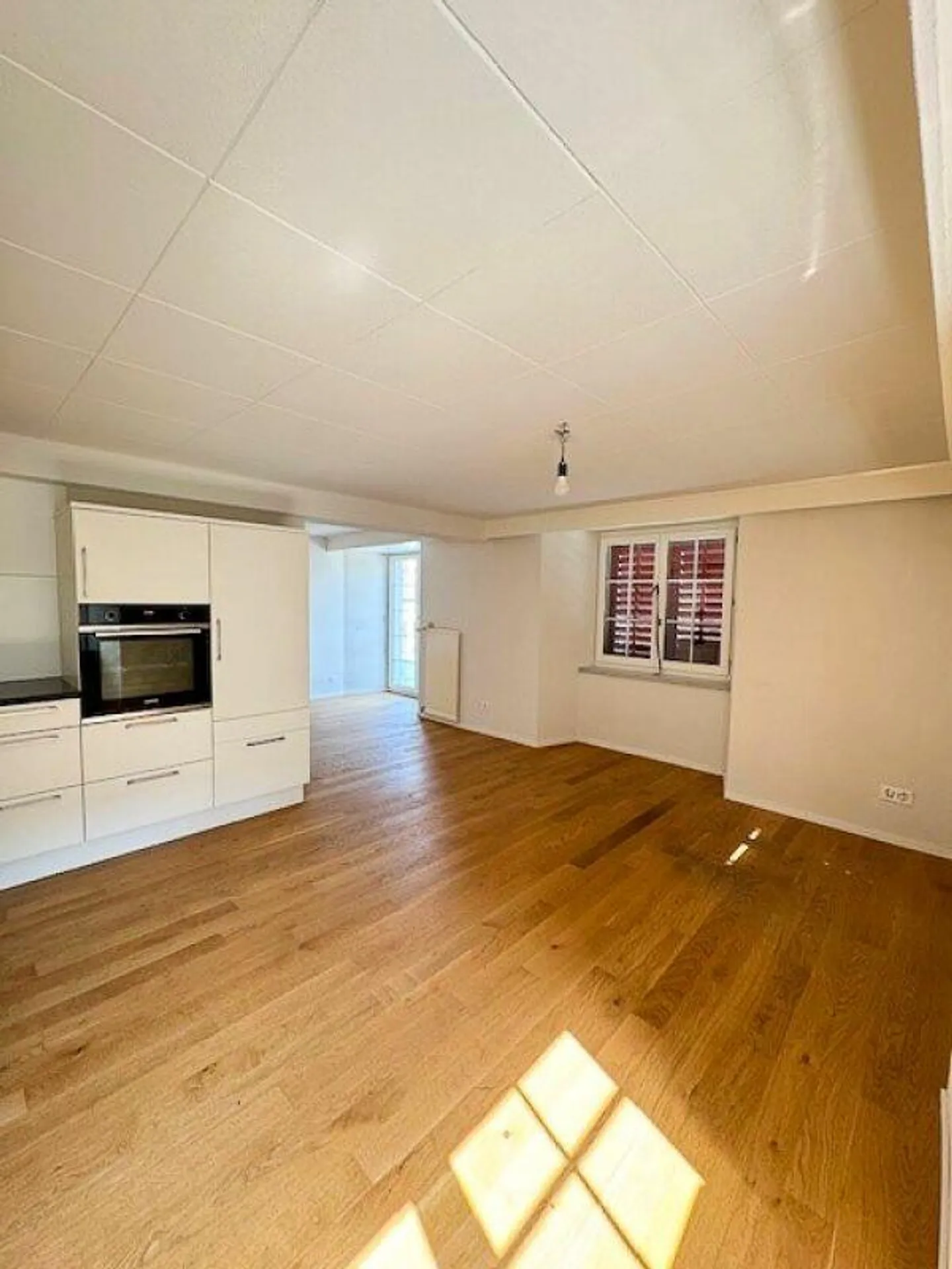 Charmante appartement 3.5 pièces avec terrasse ensoleillée - Photo 6 sur 9