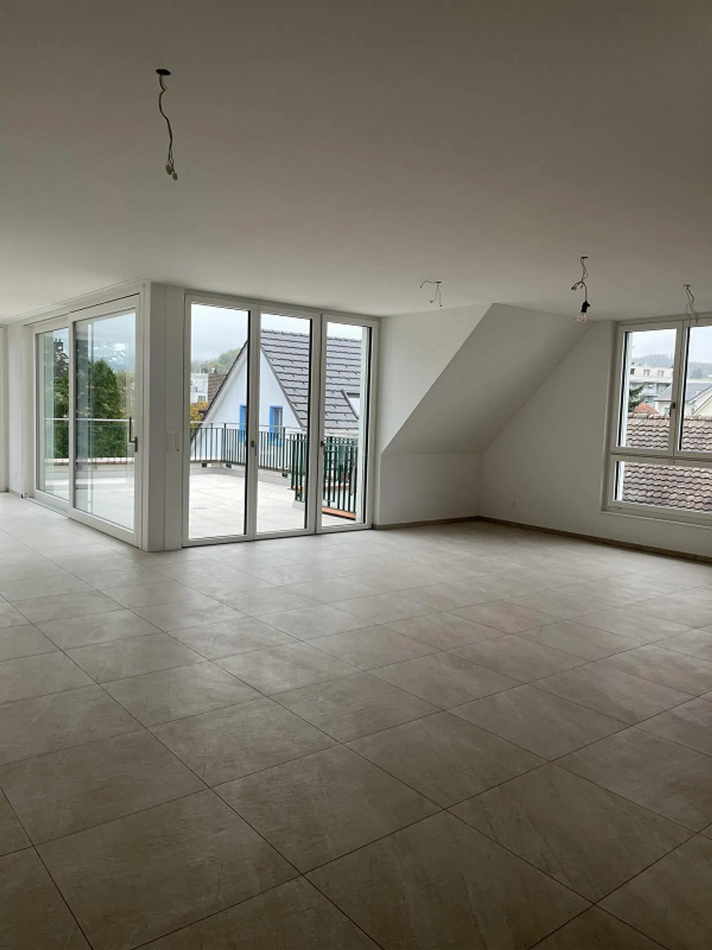 Neubau Erstbezug moderne 5,5 Zimmer Maisonette - Foto 1 von 11